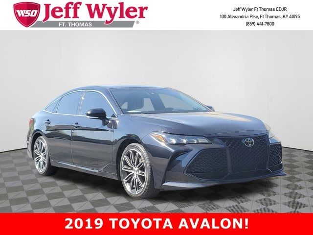 2019 Toyota Avalon XSE