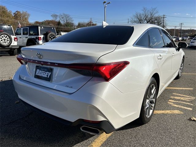 2019 Toyota Avalon XLE