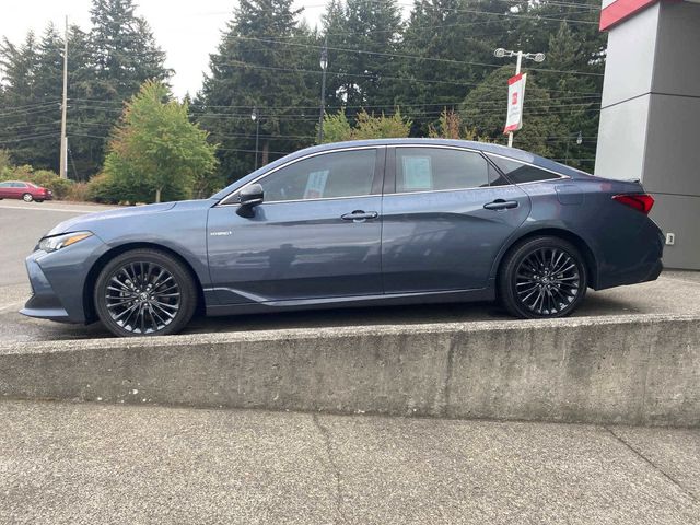 2019 Toyota Avalon Hybrid XSE