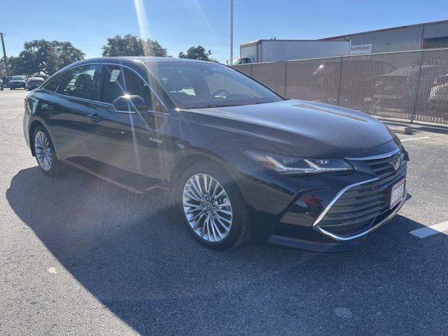 2019 Toyota Avalon Hybrid Limited