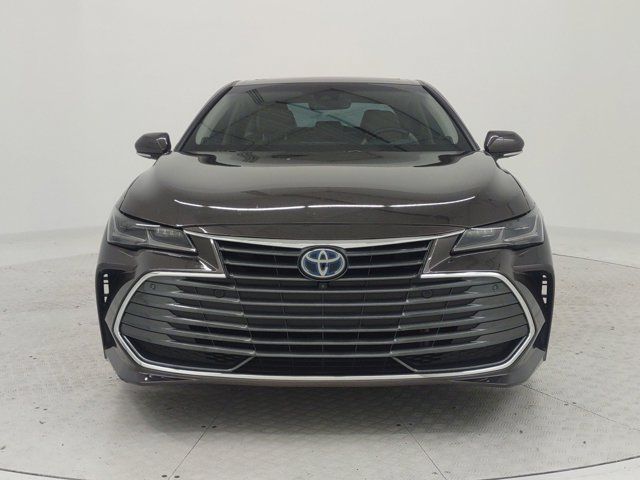 2019 Toyota Avalon Hybrid XLE