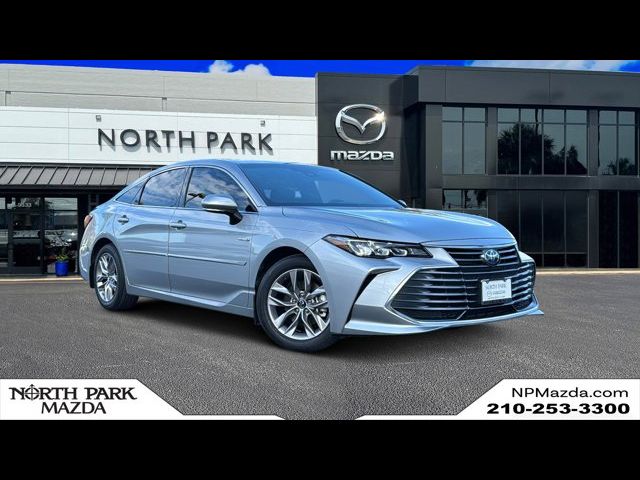 2019 Toyota Avalon Hybrid XLE