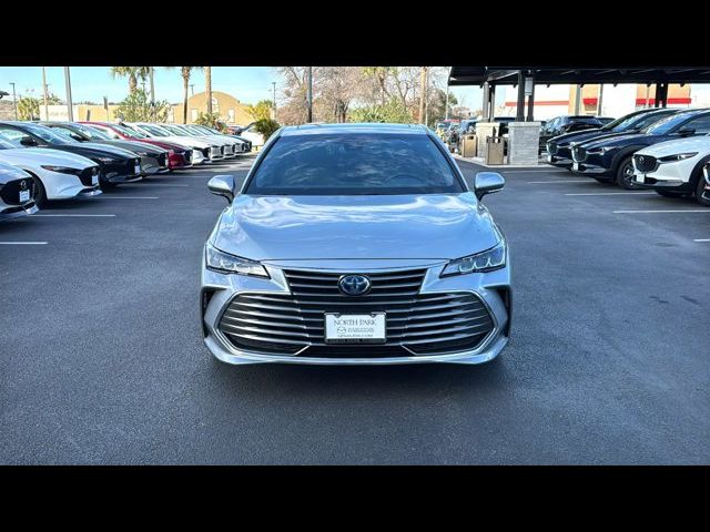 2019 Toyota Avalon Hybrid XLE