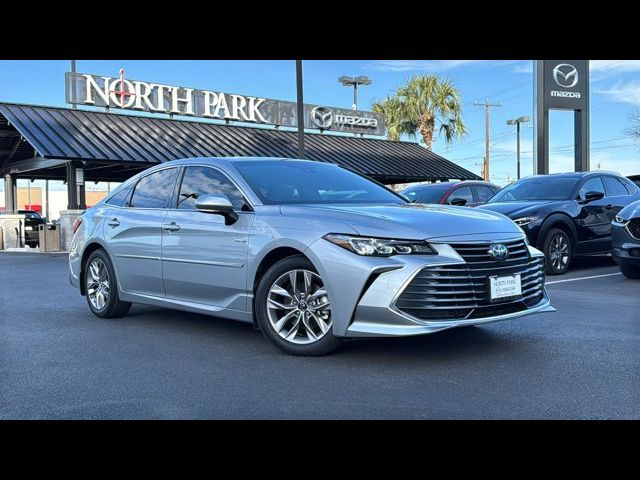 2019 Toyota Avalon Hybrid XLE