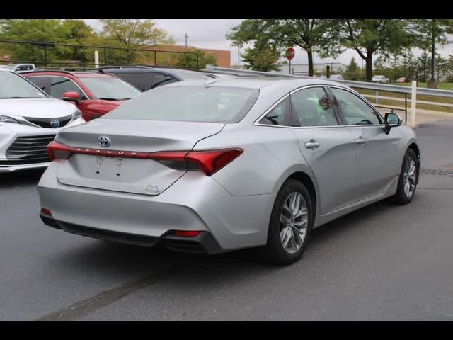 2019 Toyota Avalon Hybrid XLE