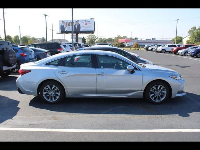 2019 Toyota Avalon Hybrid XLE