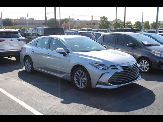 2019 Toyota Avalon Hybrid XLE