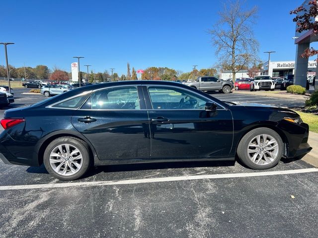 2019 Toyota Avalon XLE