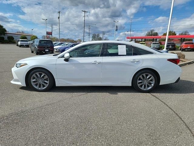 2019 Toyota Avalon XLE