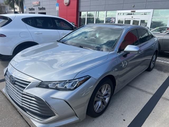 2019 Toyota Avalon Hybrid XLE