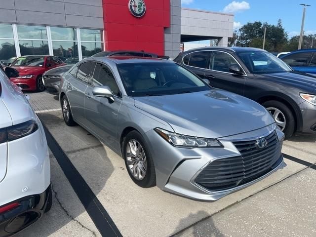 2019 Toyota Avalon Hybrid XLE