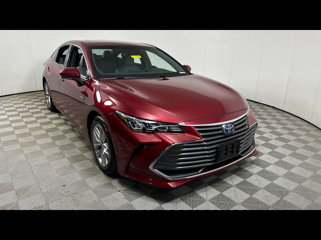 2019 Toyota Avalon Hybrid XLE