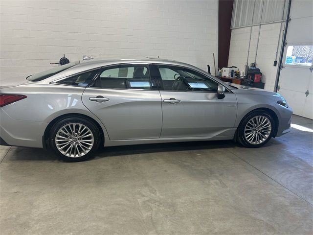 2019 Toyota Avalon Hybrid Limited