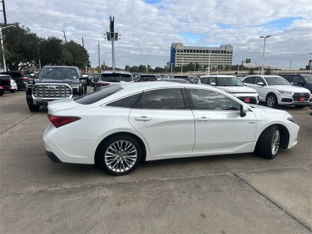 2019 Toyota Avalon Hybrid Limited