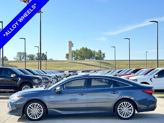 2019 Toyota Avalon Hybrid Limited