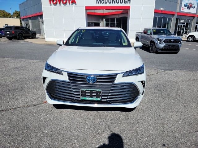 2019 Toyota Avalon Hybrid XLE