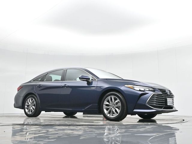 2019 Toyota Avalon Hybrid XLE