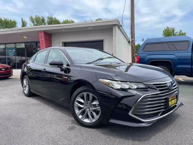 2019 Toyota Avalon Hybrid XLE