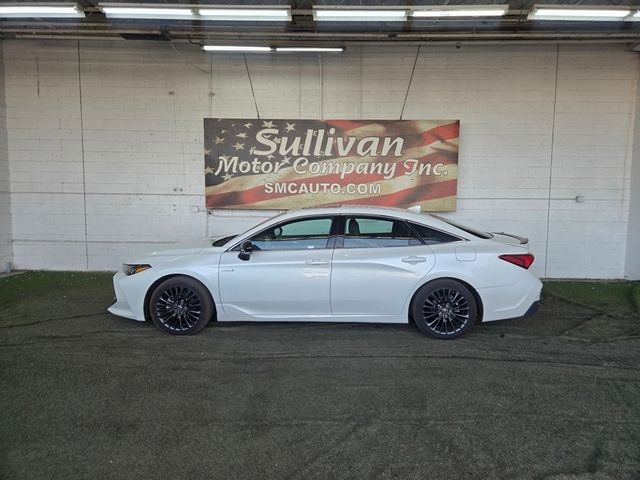 2019 Toyota Avalon Hybrid XSE