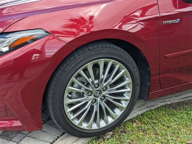 2019 Toyota Avalon Hybrid XSE