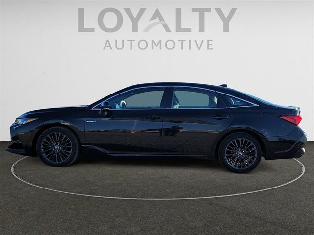 2019 Toyota Avalon Hybrid XSE