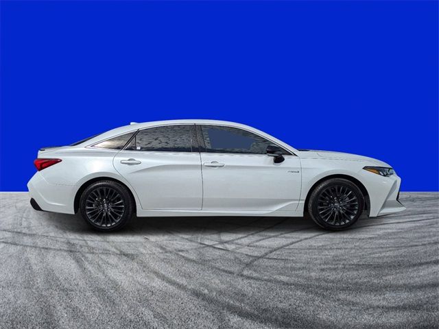 2019 Toyota Avalon Hybrid XSE