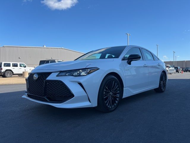 2019 Toyota Avalon Hybrid XSE