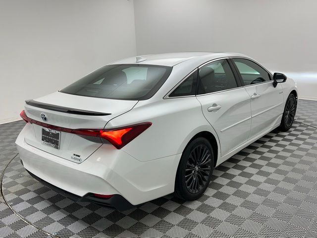 2019 Toyota Avalon Hybrid XSE