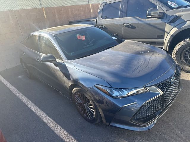 2019 Toyota Avalon Hybrid XSE