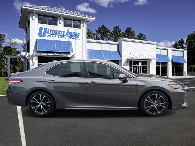 2019 Toyota Camry Hybrid SE