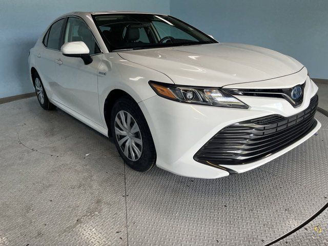 2019 Toyota Camry Hybrid LE