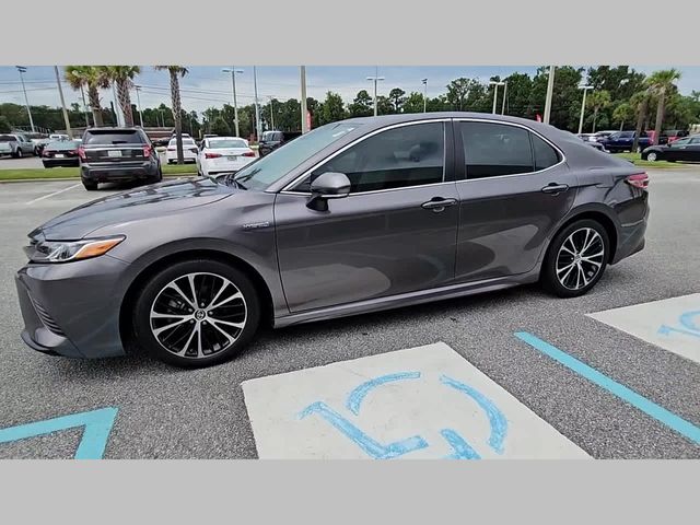 2019 Toyota Camry Hybrid SE