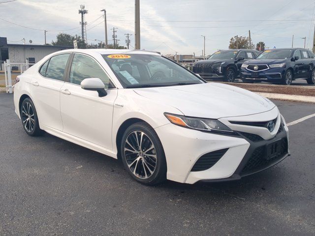 2019 Toyota Camry Hybrid SE