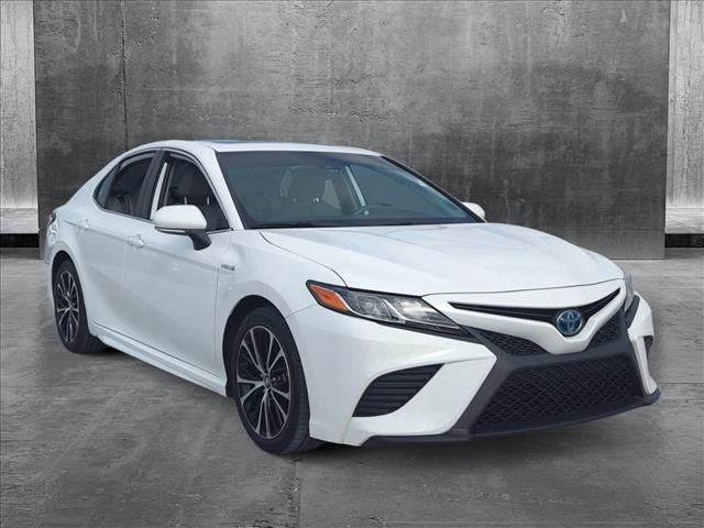 2019 Toyota Camry Hybrid SE