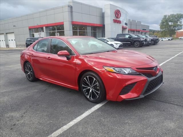 2019 Toyota Camry Hybrid SE