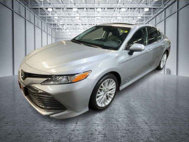 2019 Toyota Camry Hybrid XLE