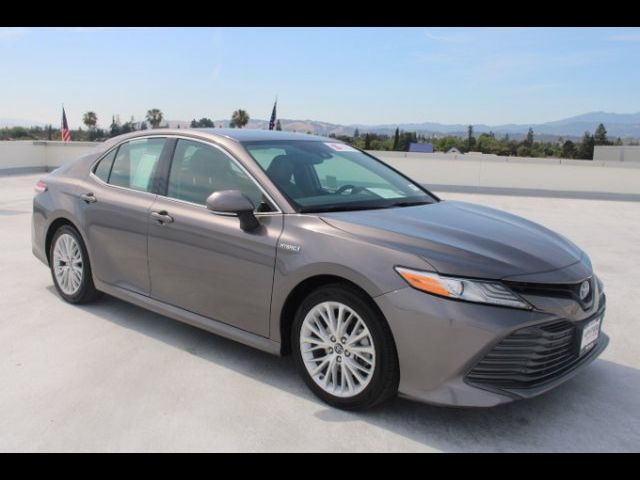 2019 Toyota Camry Hybrid XLE