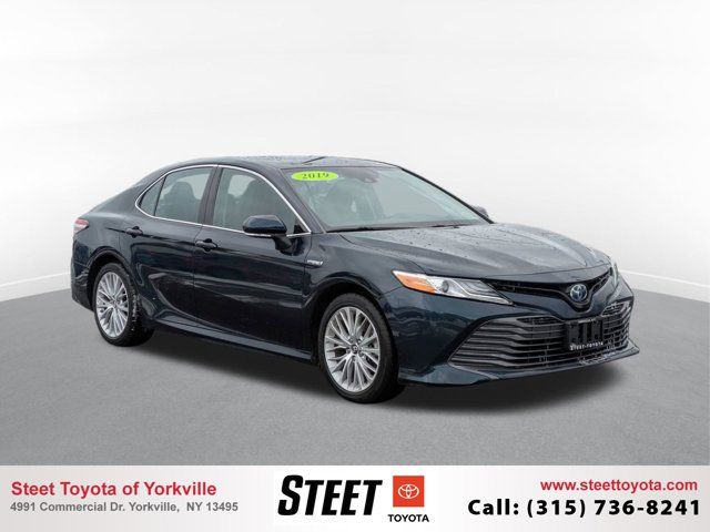2019 Toyota Camry Hybrid XLE