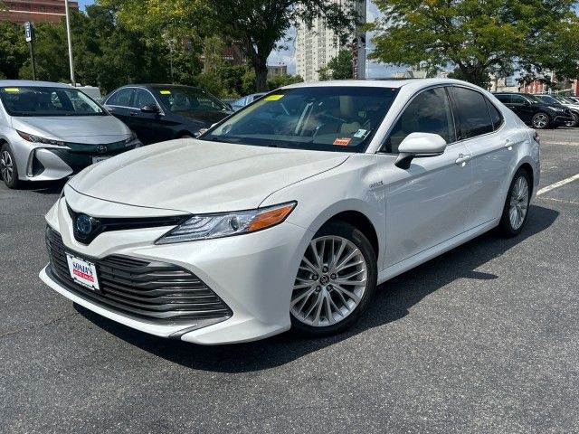 2019 Toyota Camry Hybrid XLE