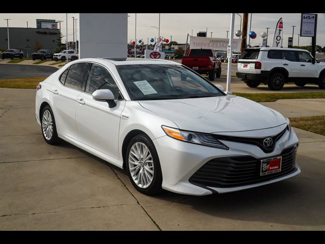 2019 Toyota Camry Hybrid XLE