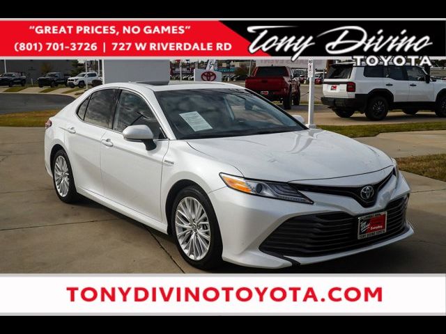 2019 Toyota Camry Hybrid XLE