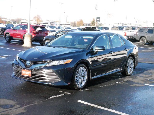 2019 Toyota Camry Hybrid XLE