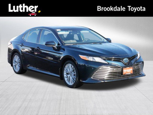 2019 Toyota Camry Hybrid XLE