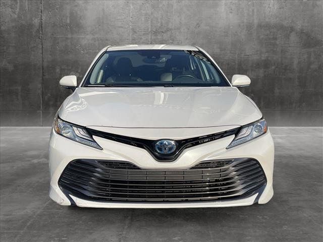 2019 Toyota Camry Hybrid XLE