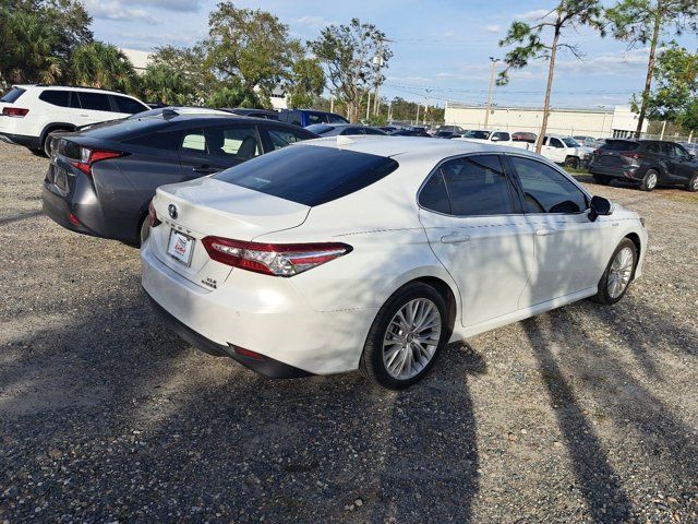 2019 Toyota Camry Hybrid XLE