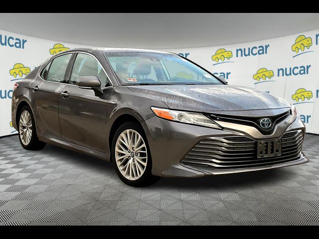 2019 Toyota Camry Hybrid XLE