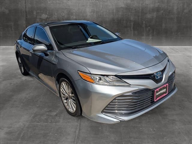 2019 Toyota Camry Hybrid XLE