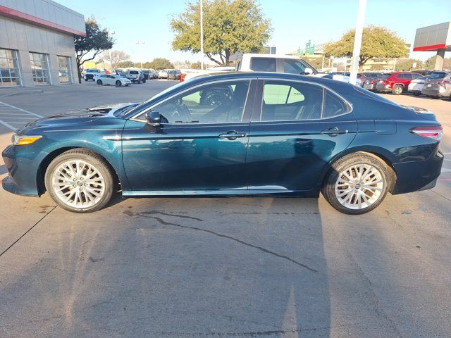 2019 Toyota Camry Hybrid XLE