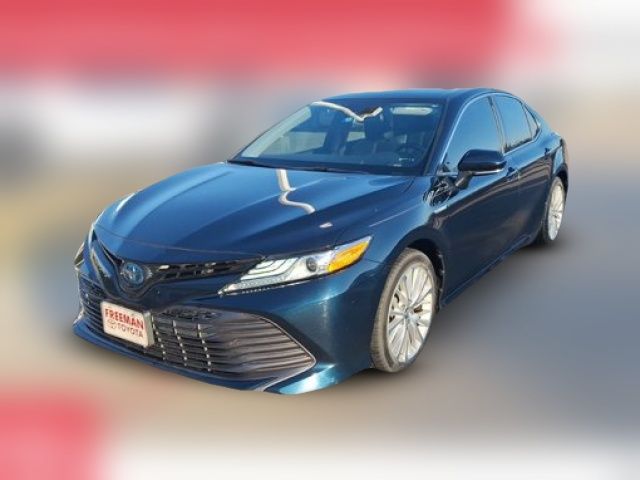 2019 Toyota Camry Hybrid XLE