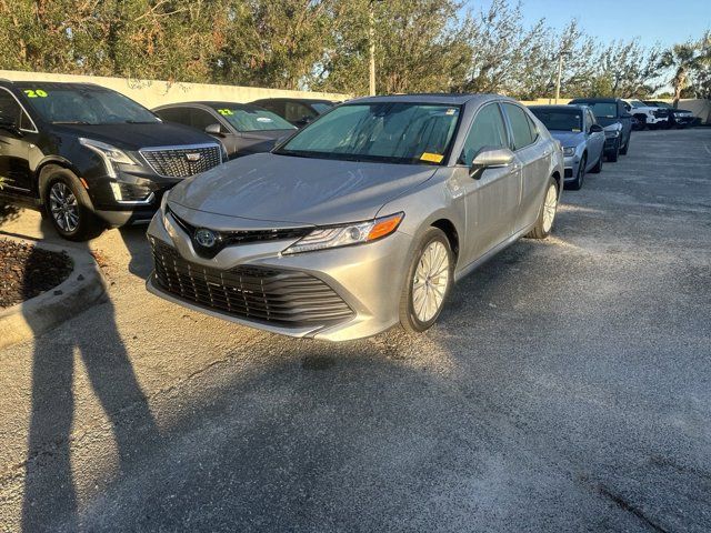 2019 Toyota Camry Hybrid XLE